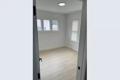7606 S Paxton Avenue, Chicago, IL 60649 - Photo 15