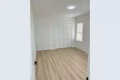7606 S Paxton Avenue, Chicago, IL 60649 - Photo 13