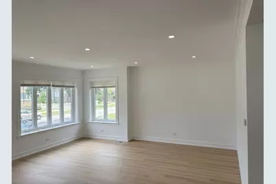 7606 S Paxton Avenue, Chicago, IL 60649 - Photo 11