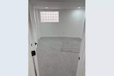 7606 S Paxton Avenue, Chicago, IL 60649 - Photo 17