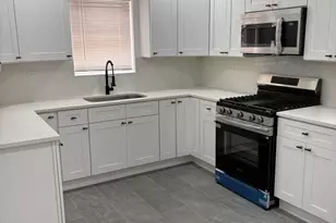 7606 S Paxton Ave, Chicago, IL 60649 - Photo 5