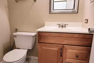 216 Ivy Ct, Streamwood, IL 60107 - Photo 9