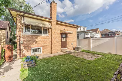 9804 S Springfield Avenue, Evergreen Park, IL 60805 - Photo 19