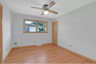 9804 S Springfield Avenue, Evergreen Park, IL 60805 - Photo 9