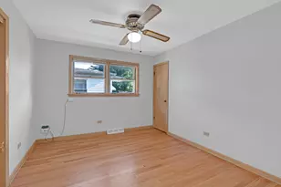 9804 S Springfield Ave, Evergreen Park, IL 60805 - Photo 9