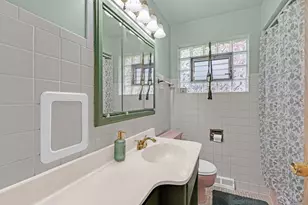 9804 S Springfield Ave, Evergreen Park, IL 60805 - Photo 7