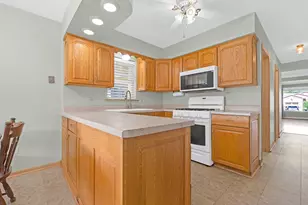 9804 S Springfield Ave, Evergreen Park, IL 60805 - Photo 11