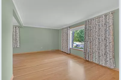 9804 S Springfield Avenue, Evergreen Park, IL 60805 - Photo 3