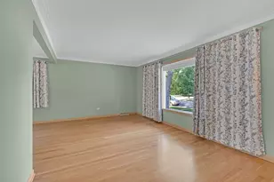 9804 S Springfield Ave, Evergreen Park, IL 60805 - Photo 3