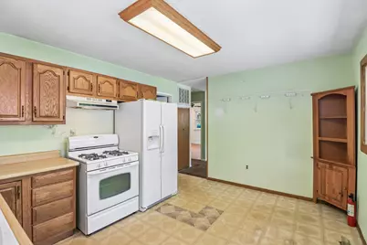 91 Bay Road, Fox Lake, IL 60020 - Photo 9