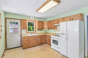 91 Bay Rd, Fox Lake, IL 60020 - Photo 7