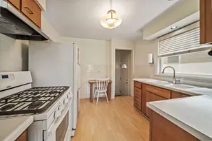 5041 N New England Ave, Chicago, IL 60656 - Photo 7