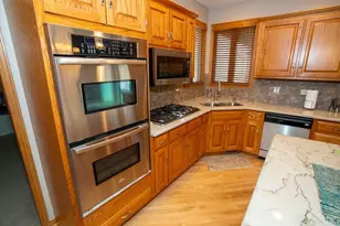 902 Somerset Dr, Carol Stream, IL 60188 - Photo 11