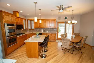 902 Somerset Dr, Carol Stream, IL 60188 - Photo 9