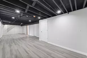 9117 S St Louis Ave, Evergreen Park, IL 60805 - Photo 15