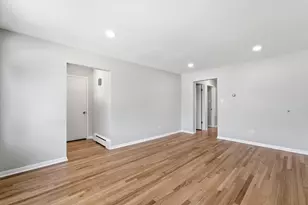 9117 S St Louis Ave, Evergreen Park, IL 60805 - Photo 9