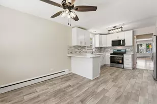 9117 S St Louis Ave, Evergreen Park, IL 60805 - Photo 3