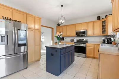 398 Essex Drive, Oswego, IL 60543 - Photo 9