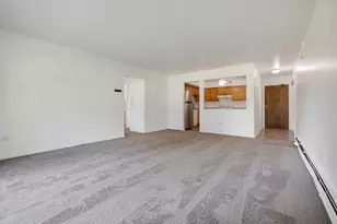 2214 S Goebbert Rd, Arlington Heights, IL 60005 - Photo 9