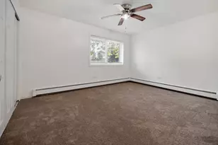 2214 S Goebbert Rd, Arlington Heights, IL 60005 - Photo 17