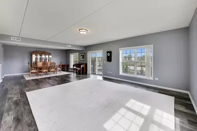 601 W Rand Road #201, Arlington Heights, IL 60004 - Photo 3