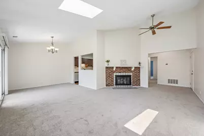 124 W Morningside Lane #124, Buffalo Grove, IL 60089 - Photo 3