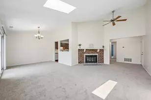 124 W Morningside Ln, Buffalo Grove, IL 60089 - Photo 3