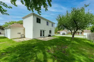 5039 Chambers Dr, Hoffman Estates, IL 60010 - Photo 13