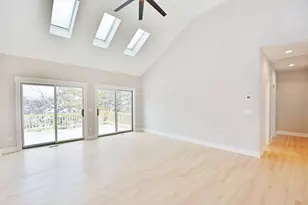 28722 N Madison Ave, Wauconda, IL 60084 - Photo 5