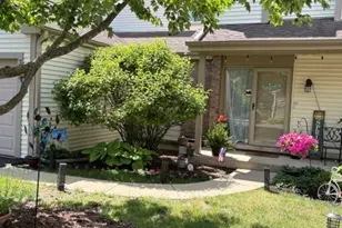 315 E Forest Knoll Dr, Palatine, IL 60074 - Photo 1