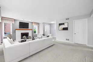 1533 N Courtland Dr, Arlington Heights, IL 60004 - Photo 5