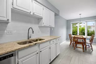 1533 N Courtland Dr, Arlington Heights, IL 60004 - Photo 9