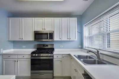 1107 Greenleaf Avenue #2F, Wilmette, IL 60091 - Photo 5