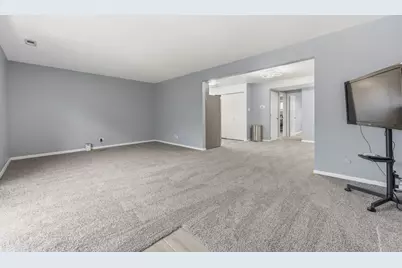 643 N Carroll Parkway #210B, Glenwood, IL 60425 - Photo 5