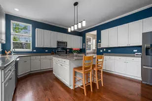 146 Colonial Dr, Vernon Hills, IL 60061 - Photo 7
