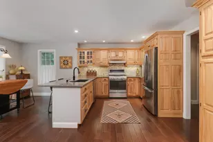 1701 Sweetbriar Dr, Bloomington, IL 61701 - Photo 17