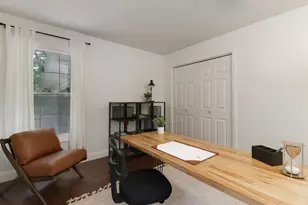 1701 Sweetbriar Dr, Bloomington, IL 61701 - Photo 29