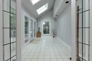 1701 Sweetbriar Dr, Bloomington, IL 61701 - Photo 21