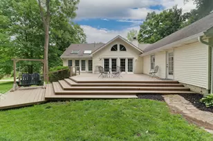 1701 Sweetbriar Dr, Bloomington, IL 61701 - Photo 43