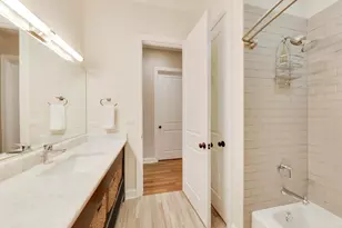 2439 W Moffat St, Chicago, IL 60647 - Photo 37