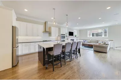 2439 W Moffat Street, Chicago, IL 60647 - Photo 11