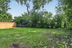 235 Norman Ct, Des Plaines, IL 60016 - Photo 17