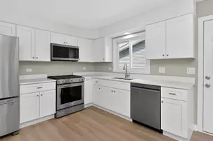 235 Norman Ct, Des Plaines, IL 60016 - Photo 5