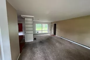 3947 N Burchard Dr, Decatur, IL 62526 - Photo 3