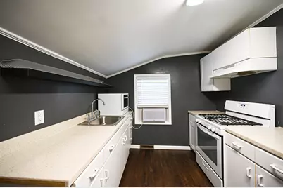 219 S 7th Street, Dekalb, IL 60115 - Photo 17