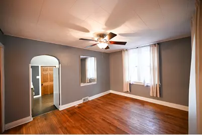 219 S 7th Street, Dekalb, IL 60115 - Photo 5
