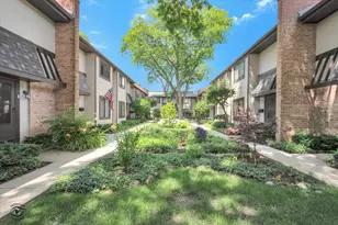 1734 Henley St, Glenview, IL 60025 - Photo 1