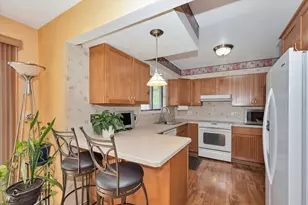 1734 Henley St, Glenview, IL 60025 - Photo 11