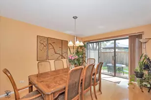 1734 Henley St, Glenview, IL 60025 - Photo 9