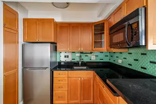 2909 N Sheridan Rd, Chicago, IL 60657 - Photo 15